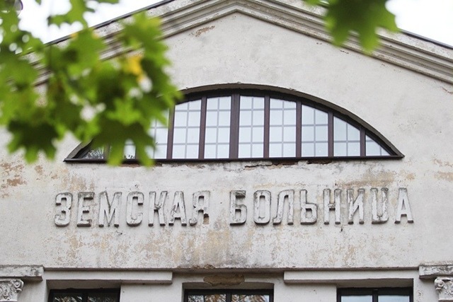 Правительство Псковской области не смогло найти подрядчика для перепроектирования ремонта здания больницы в Невеле 