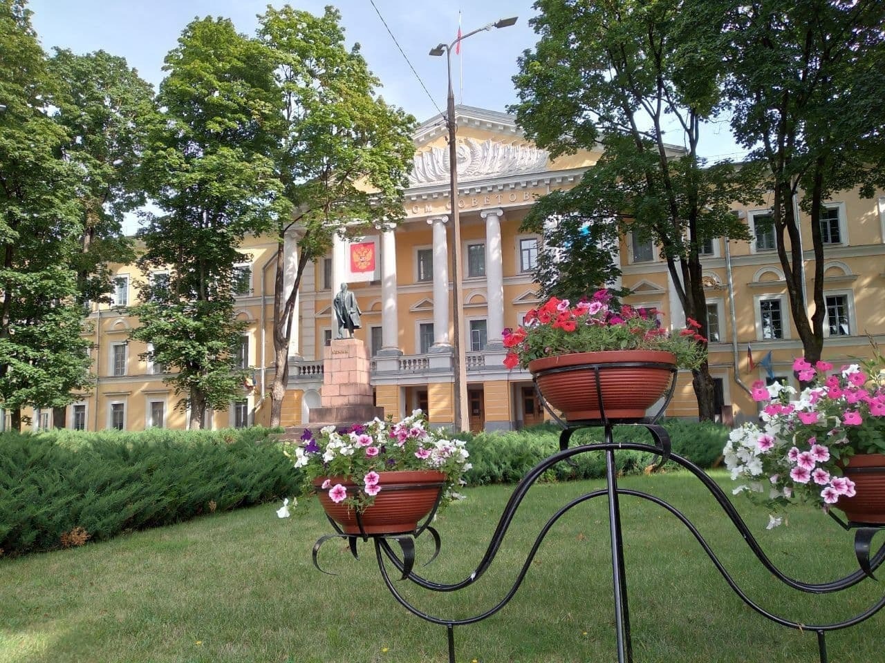 Корпоративную академию правительства Псковской области переименуют